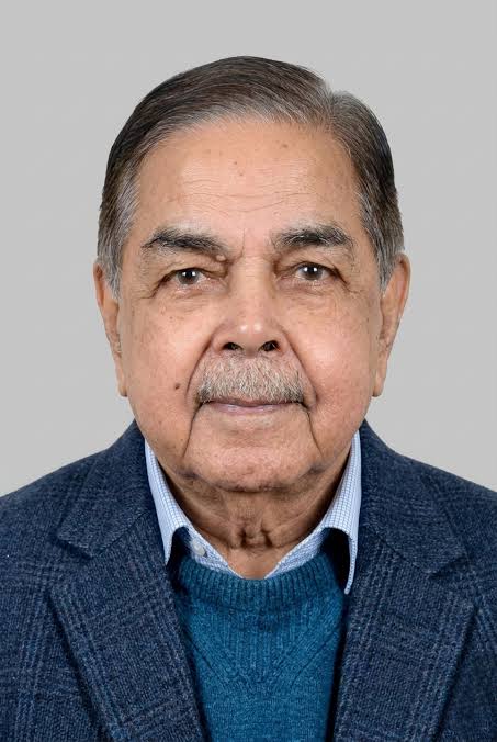 Dr Paras Rajesh Khatwani